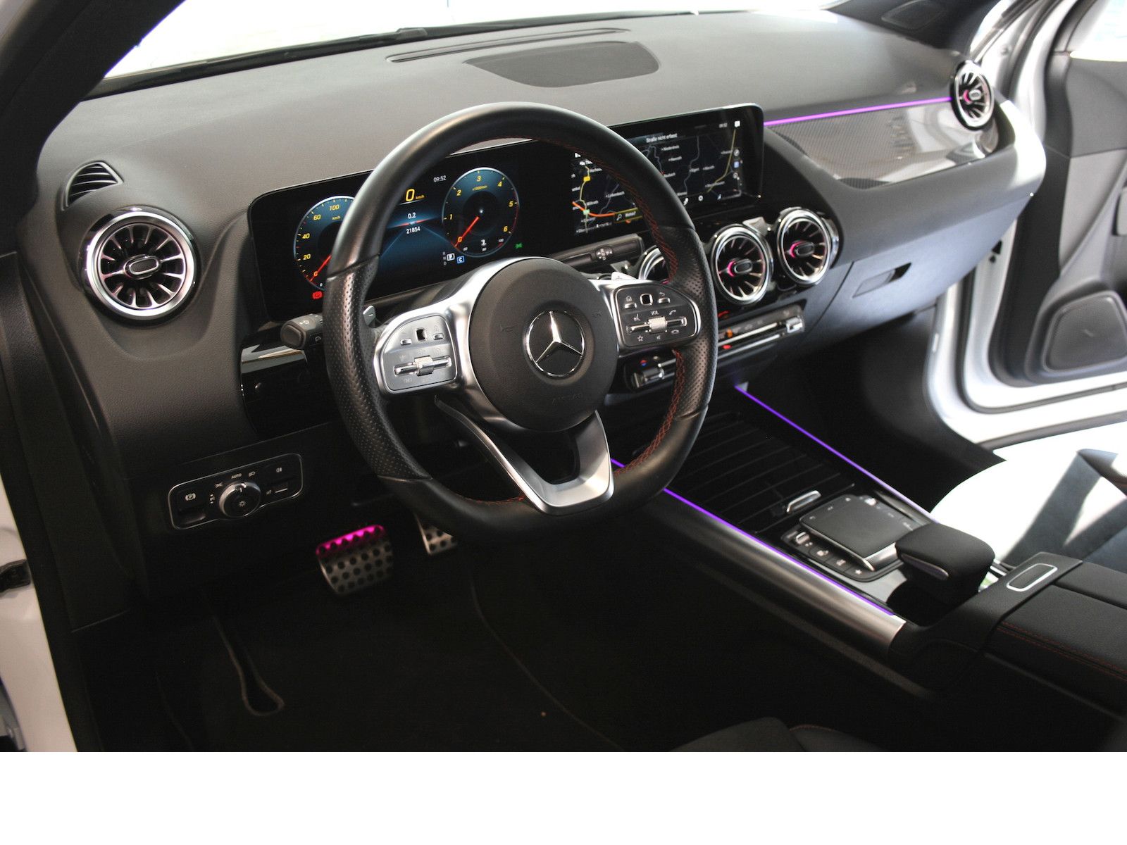 Fahrzeugabbildung Mercedes-Benz GLA 220 d AMG *Night*MBUX*AHK*Multibeam*20 Zoll