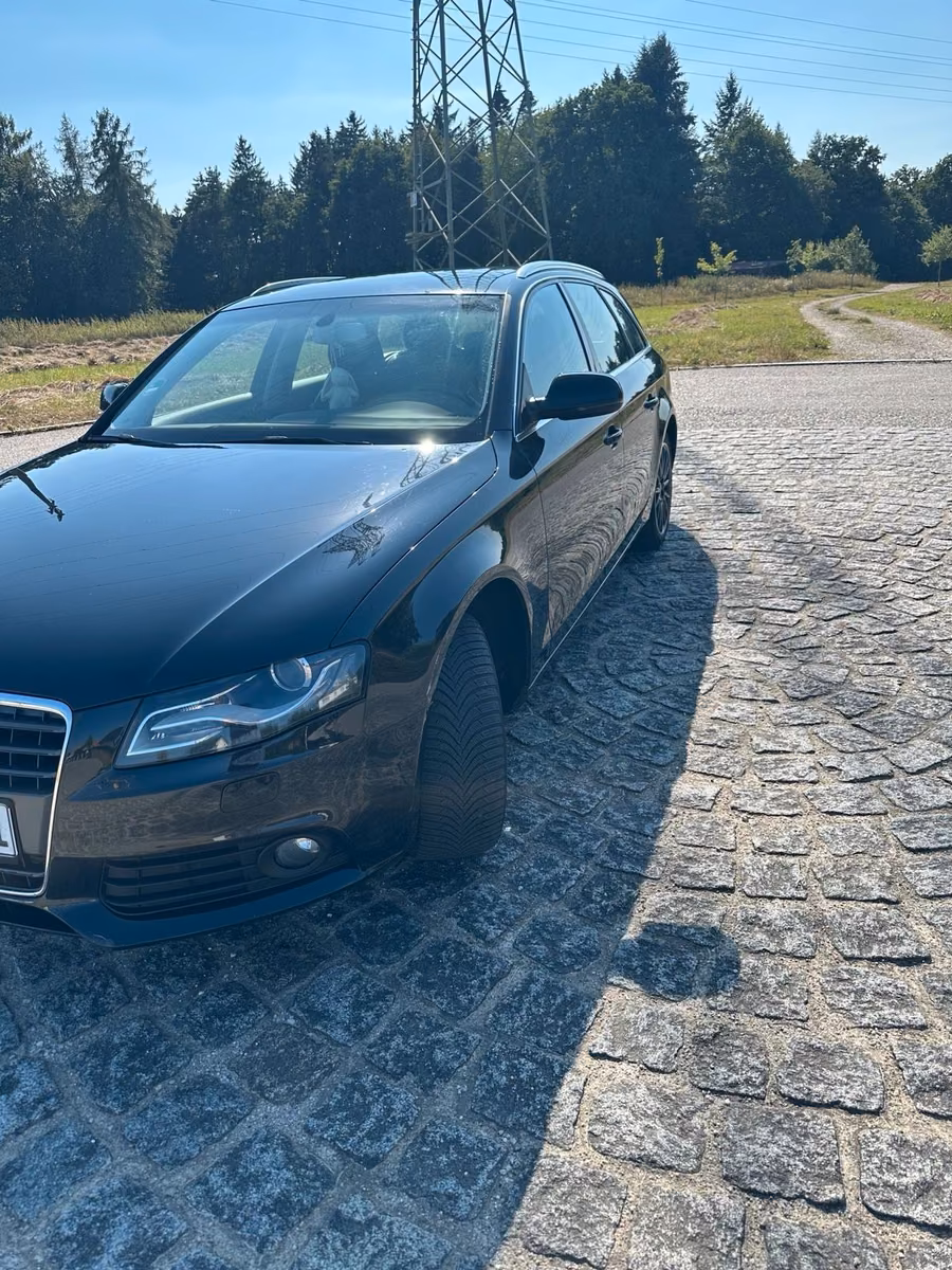 Audi A4 2011 — photo 13