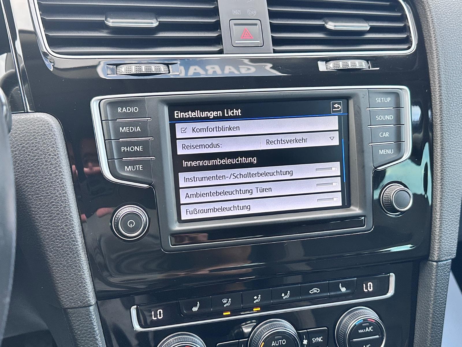 Volkswagen Golf VII Lim. Highline DSG SitzHeiz. LED Alcanta
