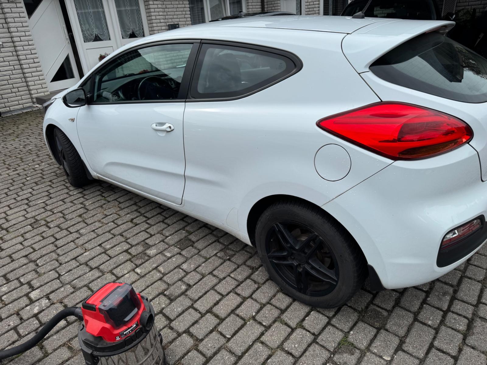 Kia pro_cee'd / ProCeed 1.6 CRDi 128 Vision pro_...