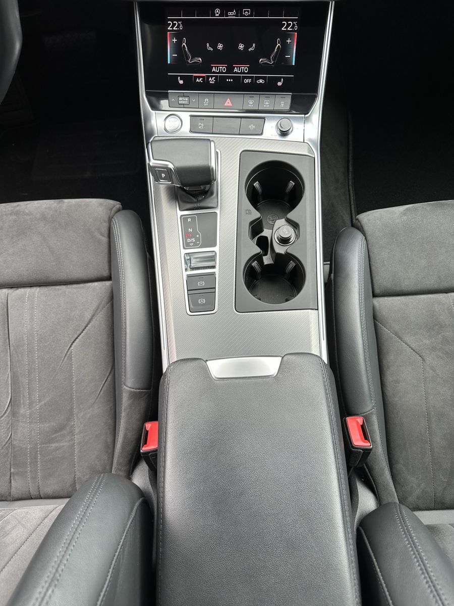 Fahrzeugabbildung Audi A6 Avant 35 TDI Sport NAV+LED+ACC+360°+VCOCK+SHZ