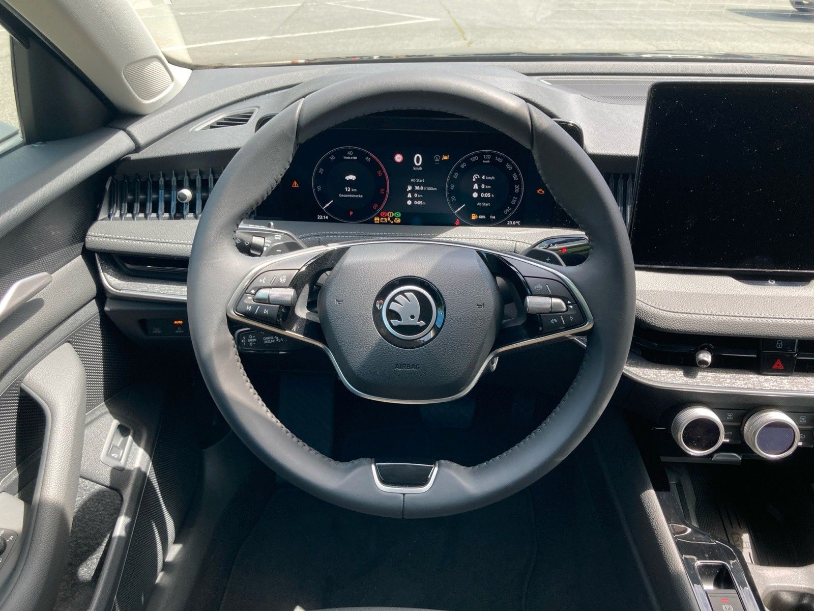 Superb Combi 2.0 TDI 110kW Selection AHK Leder