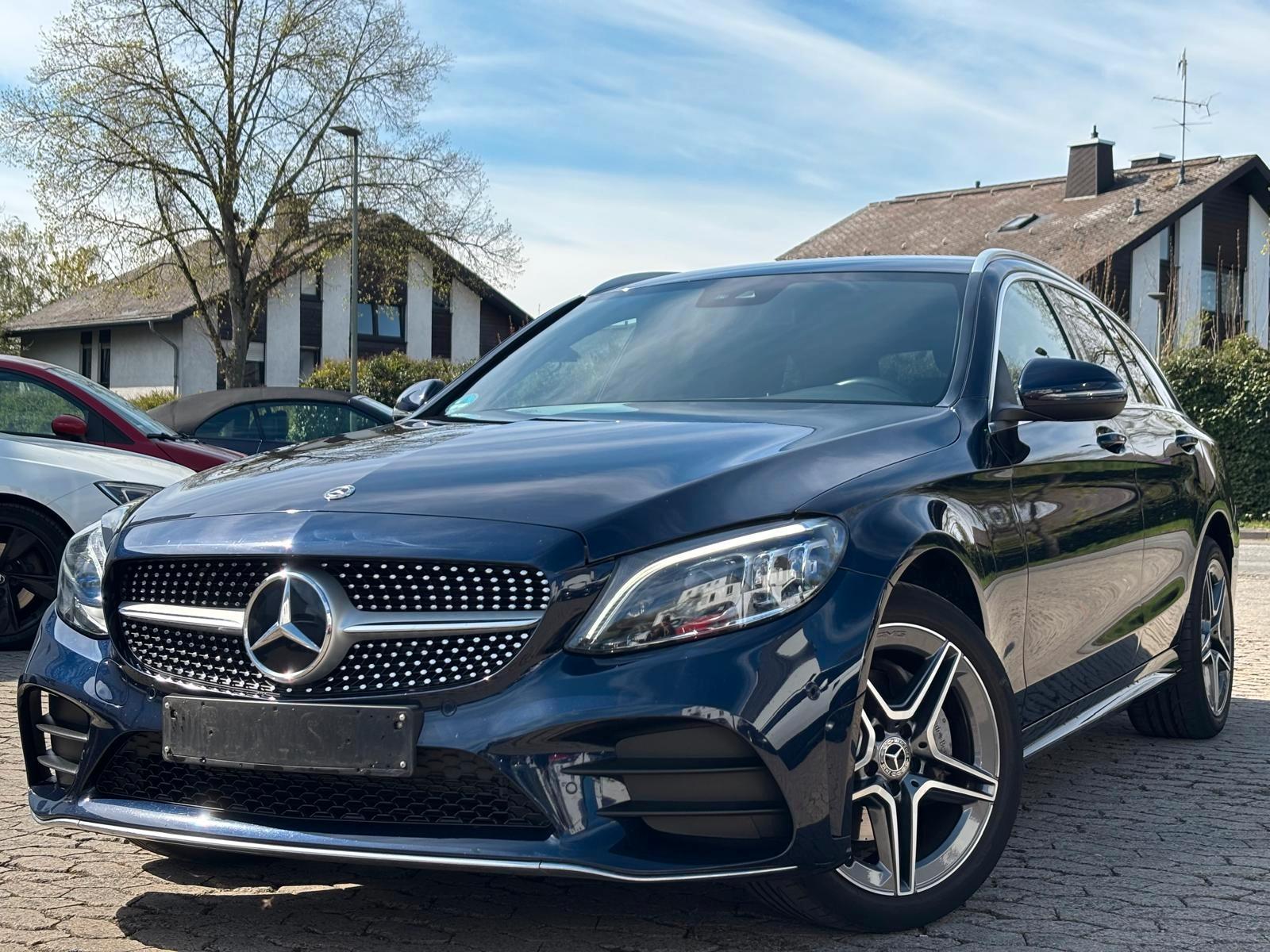 Mercedes-Benz AMG Line C200 T 4 Matic Standheizung /LED/CarPla