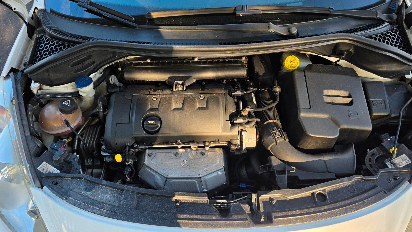Peugeot 207 2010 — photo 13