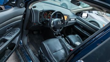 Mitsubishi Outlander - 7
