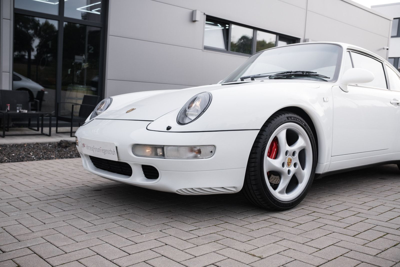 Fahrzeugabbildung Porsche 993/911 Carrera Coupé DAB-Tuner-Navigation