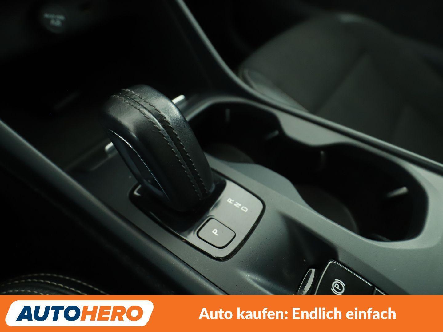 Volvo XC40 2.0 D4 Momentum AWD