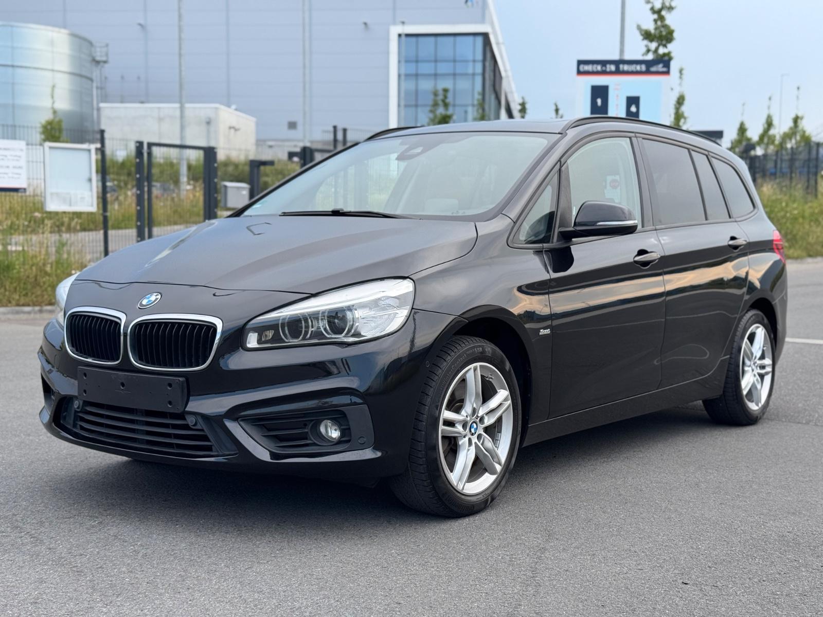 BMW 220 Gran Tourer*HUD*PANO*KAMERA*NAVI*7 SITZE*LED