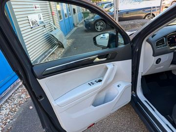 Volkswagen Tiguan - 9
