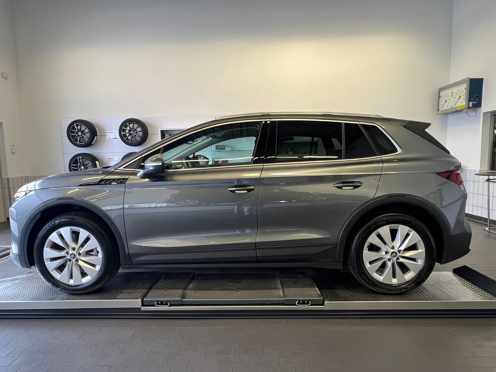 Fahrzeugabbildung SKODA Elroq 85 *AHK,Wärmepumpe,KESSY*