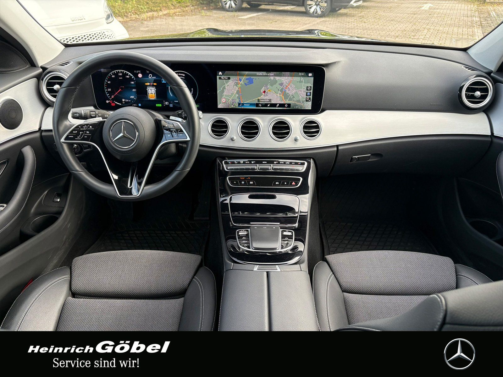 Fahrzeugabbildung Mercedes-Benz E 220 T d AVANTGARDE*CARPLAY*TOTWINKEL*AMBIENTE