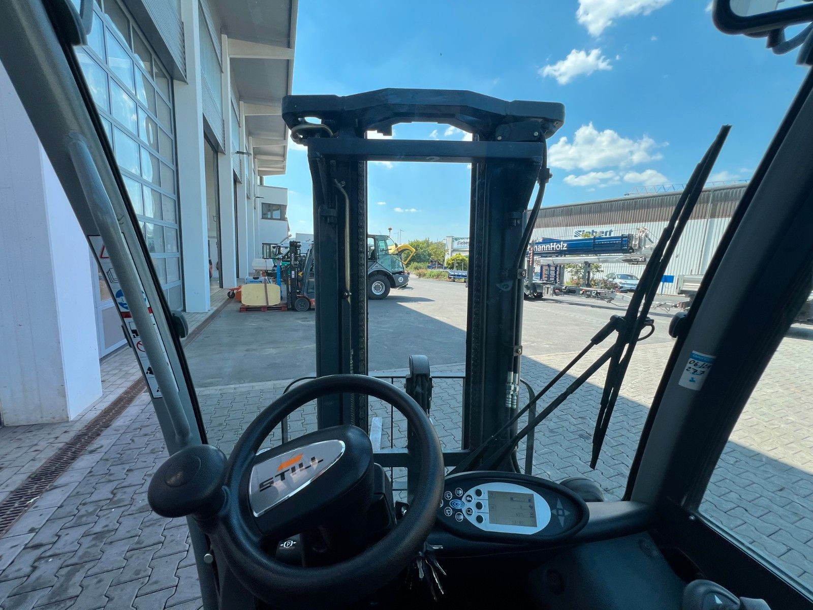 Fahrzeugabbildung Still RX70-16 / Triplex: 4.60m / 627h! / SS
