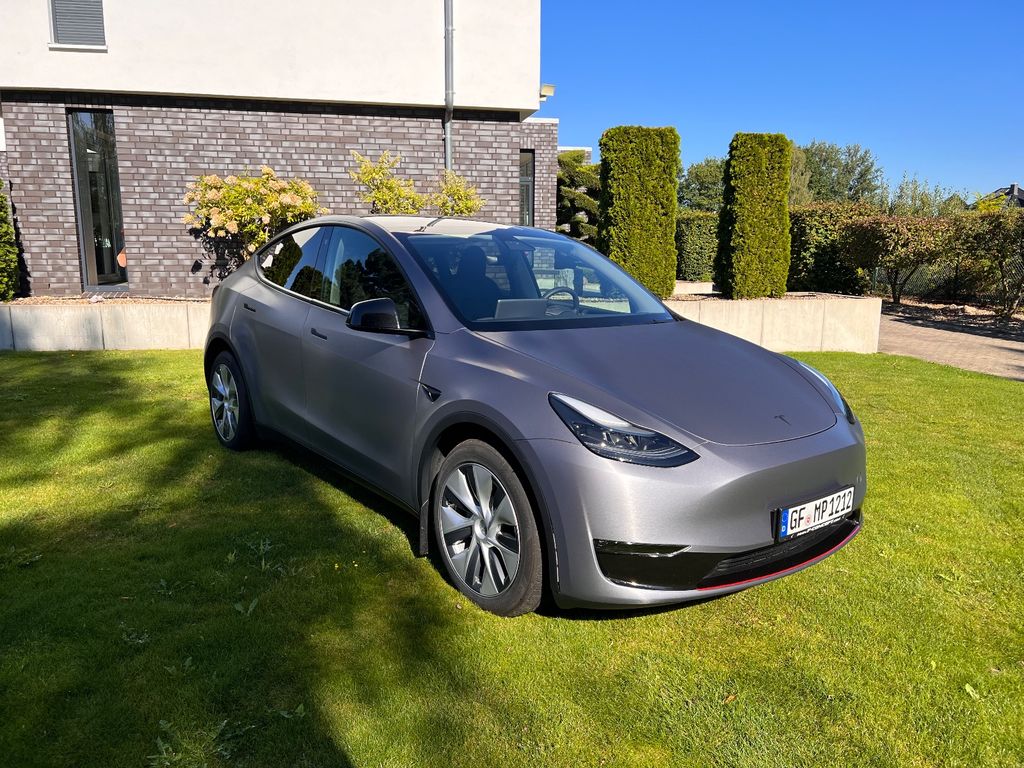 Tesla, Model Y BRUSHED EDITION