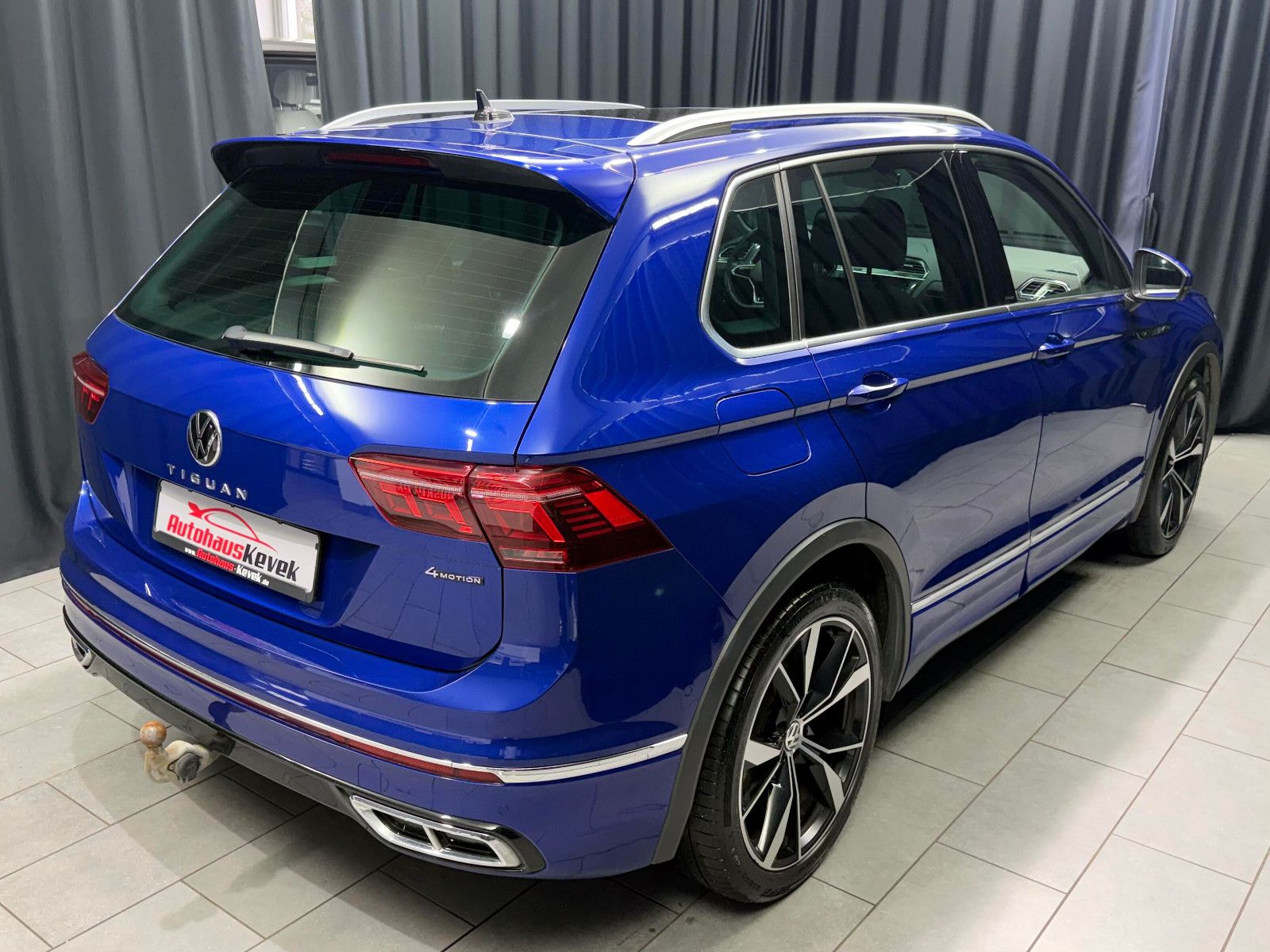 Fahrzeugabbildung Volkswagen Volkswagen Tiguan R-Line 4Motion|MATRIX|PANO|AHK