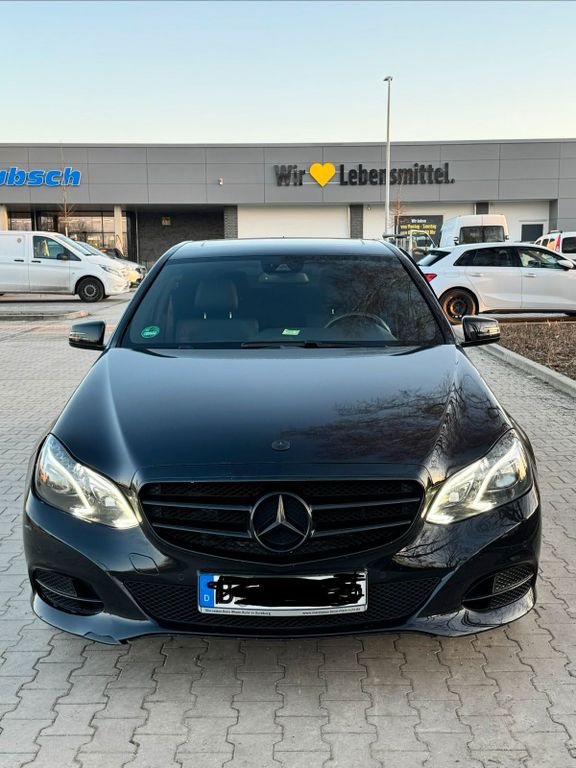 Image of Mercedes-Benz E 300