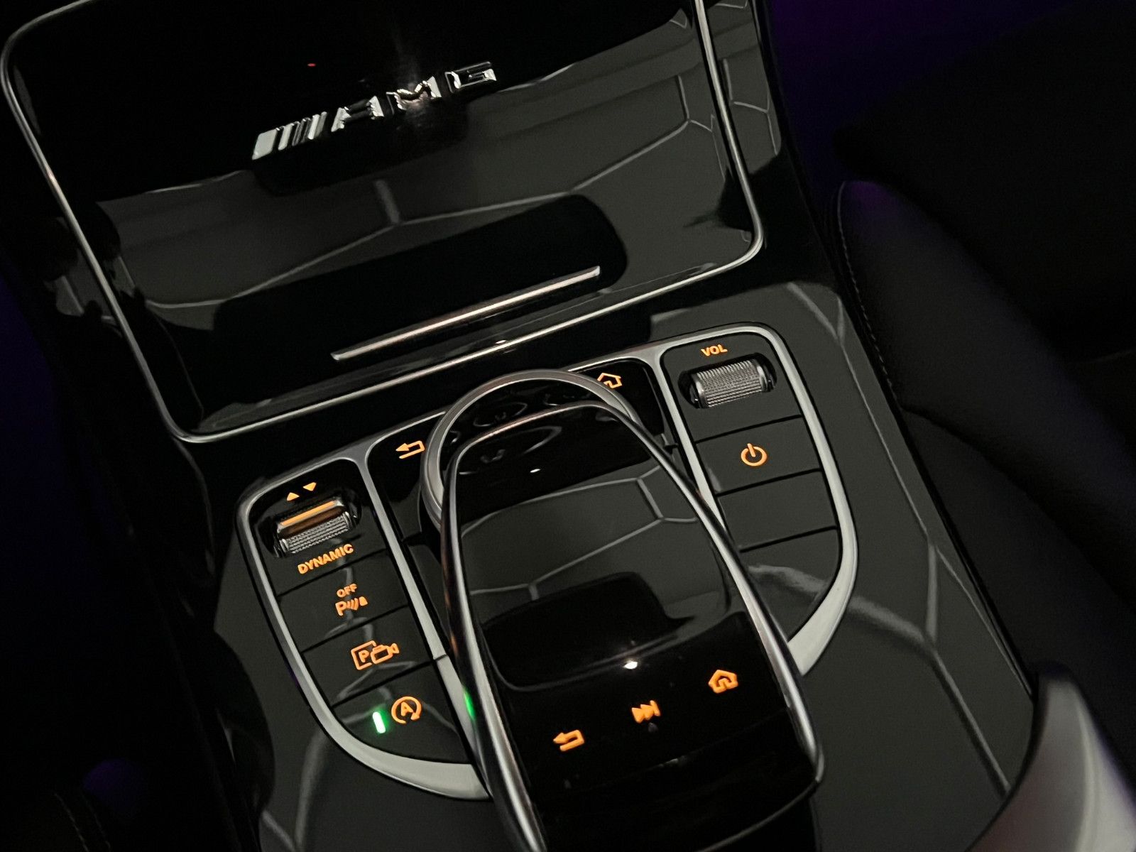 Fahrzeugabbildung Mercedes-Benz C 300 Lim. AMG-LINE/360*/BURMESTER/WIDESCREEN