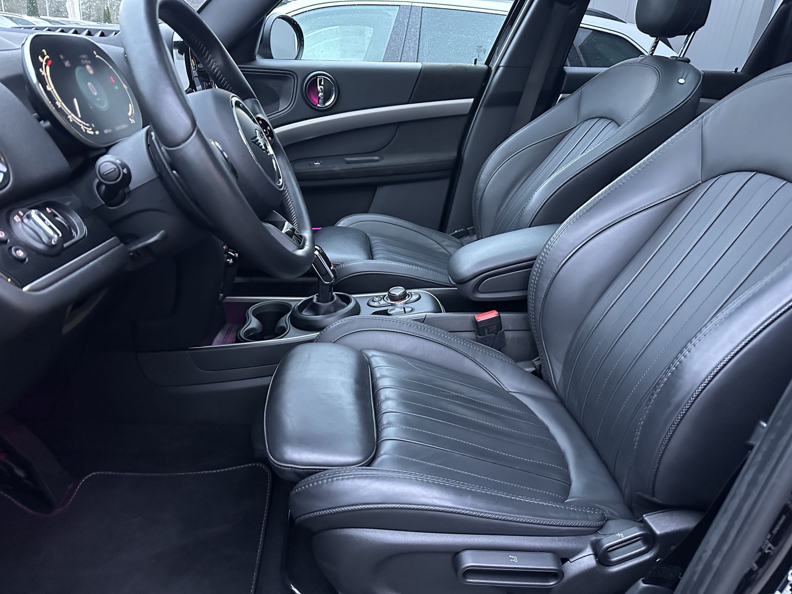 Fahrzeugabbildung MINI Cooper S Countryman All4 NAV+LED+PANO+KAM+18ZOLL