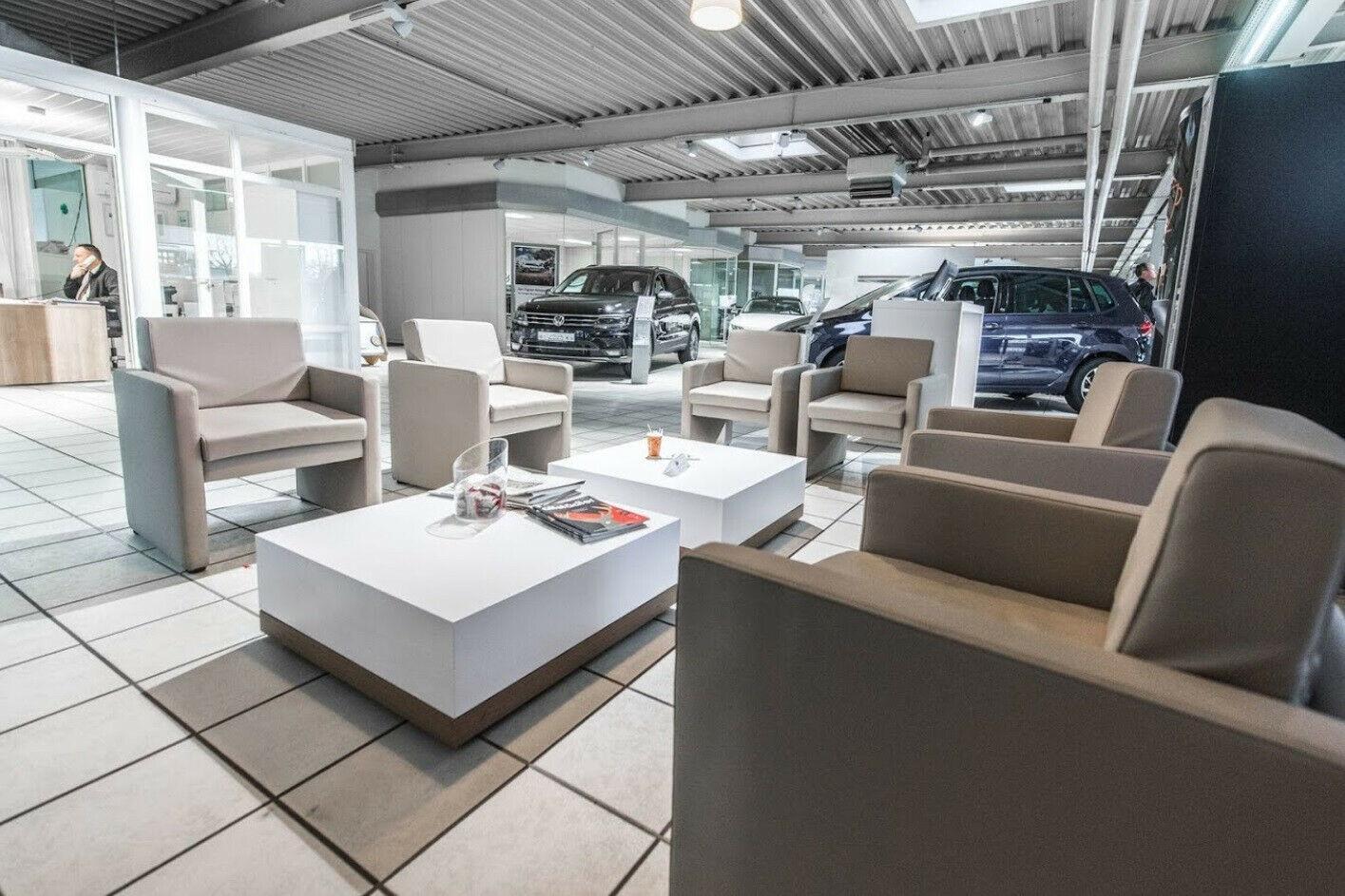 showroom-image-bottom