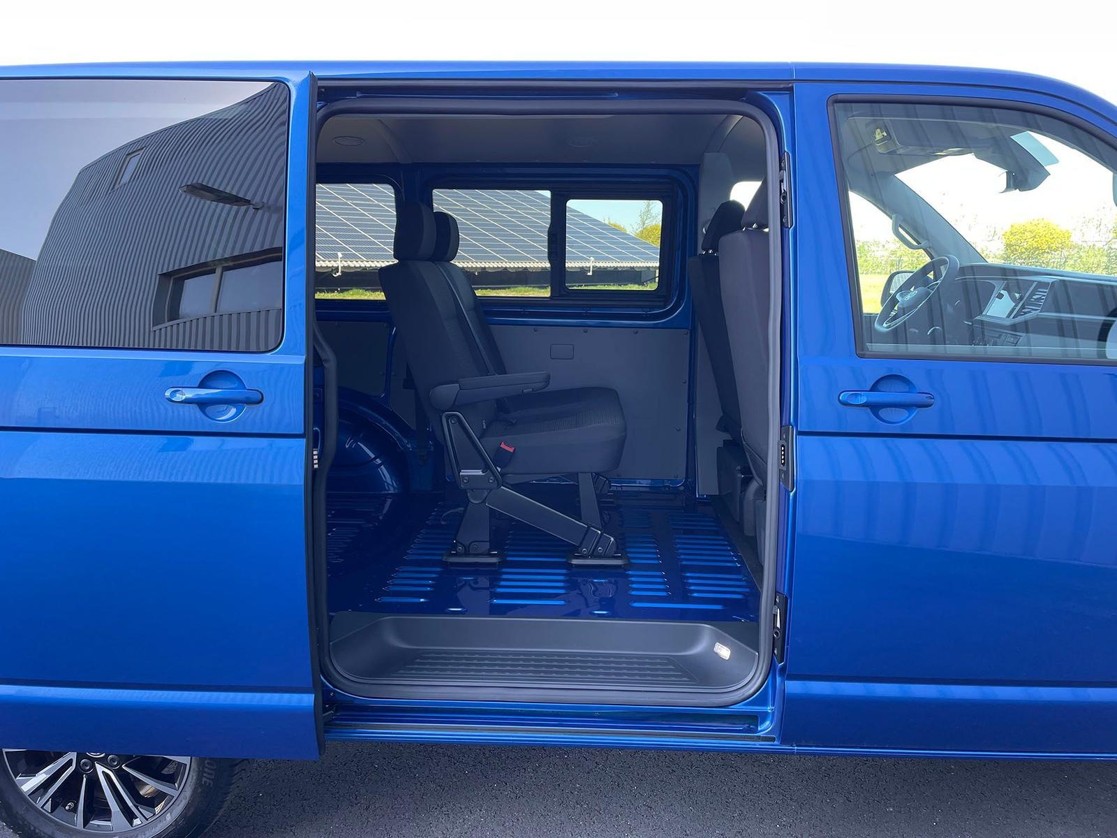 Volkswagen T6.1 Transporter Kombi KR LED STANDHZ ACC NAVI