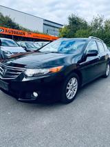 Honda Accord Tourer Elegance - Honda Accord Elegance mit Benzin-Antrieb