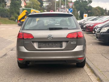 Volkswagen Golf - 6