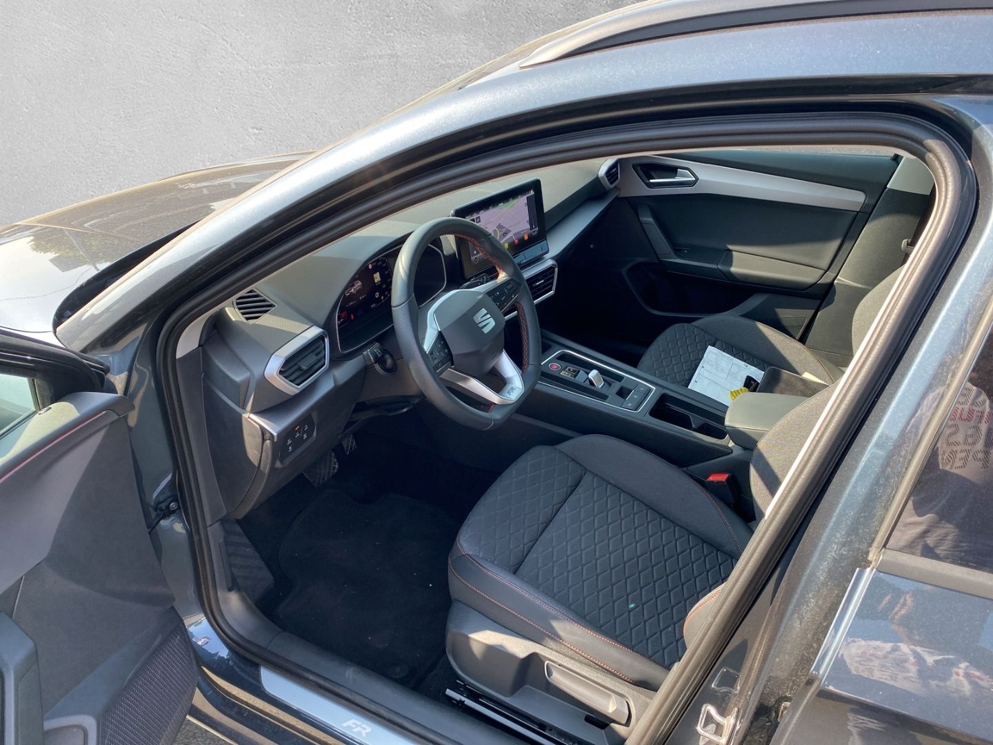 Fahrzeugabbildung SEAT Leon Sportstourer FR 2.0 TDI EU6d Navi Digitales