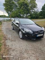 Ford Focus mit 1.0-Liter-Motor, 125 PS, 6-... - Ford: 12 P6 M