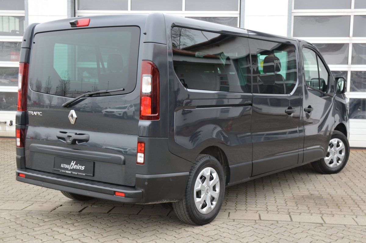 Fahrzeugabbildung Renault Trafic Combi   L2H1 3,0t 9-Sitzer LED Life