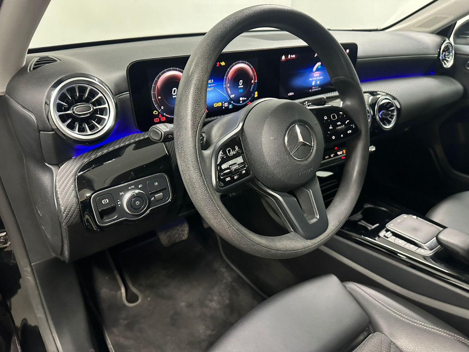 Fahrzeugabbildung Mercedes-Benz A 250 e DCT*STYLE*KAMERA*PDC*NAVI*AMBIL*LED