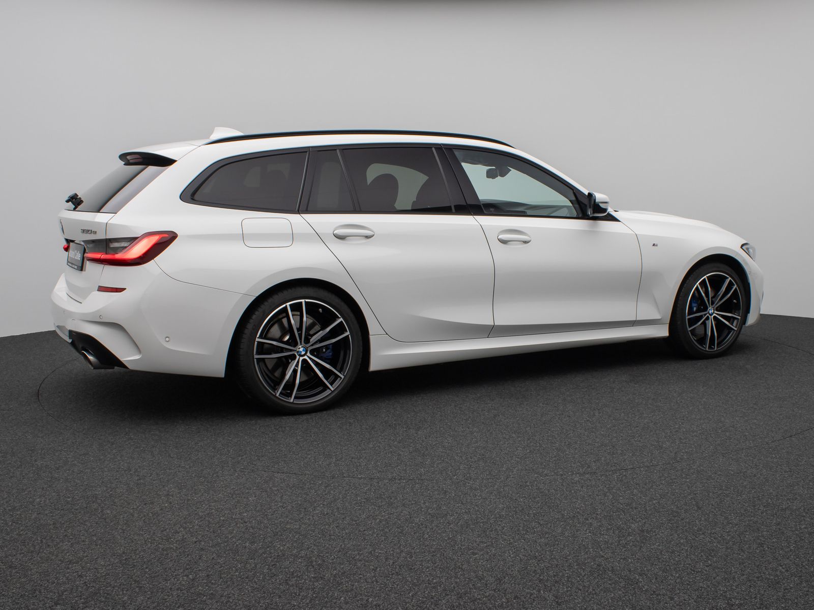 Fahrzeugabbildung BMW 330e M Sport Kamera Laser HUD DAB HiFi Komfort
