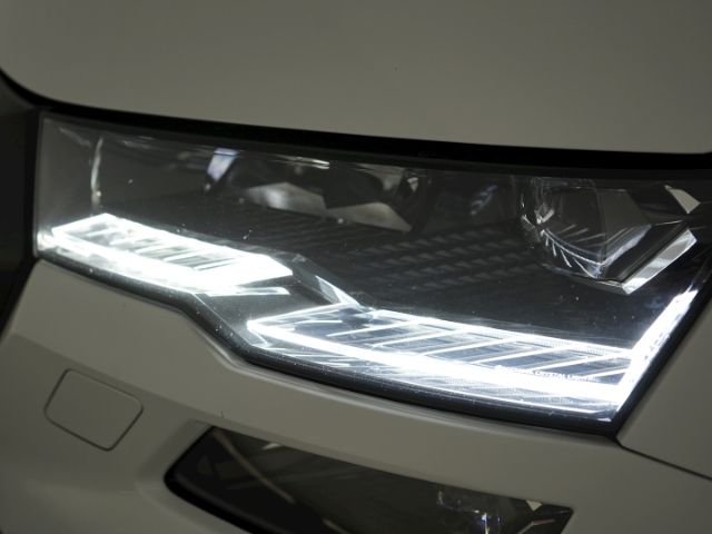 Karoq SPORTLINE TDI DSG 4x4+AHK+NAVI+PANORAMADAC