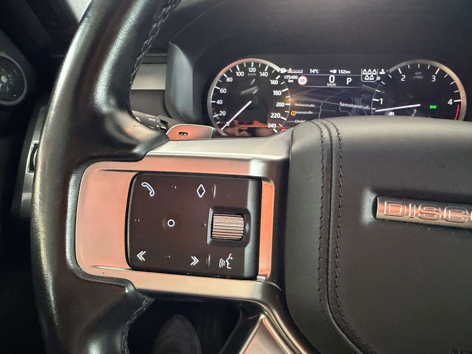 Fahrzeugabbildung Land Rover Discovery 5 R-Dynamic HSE D250 c AWD/PANO/MEMORY