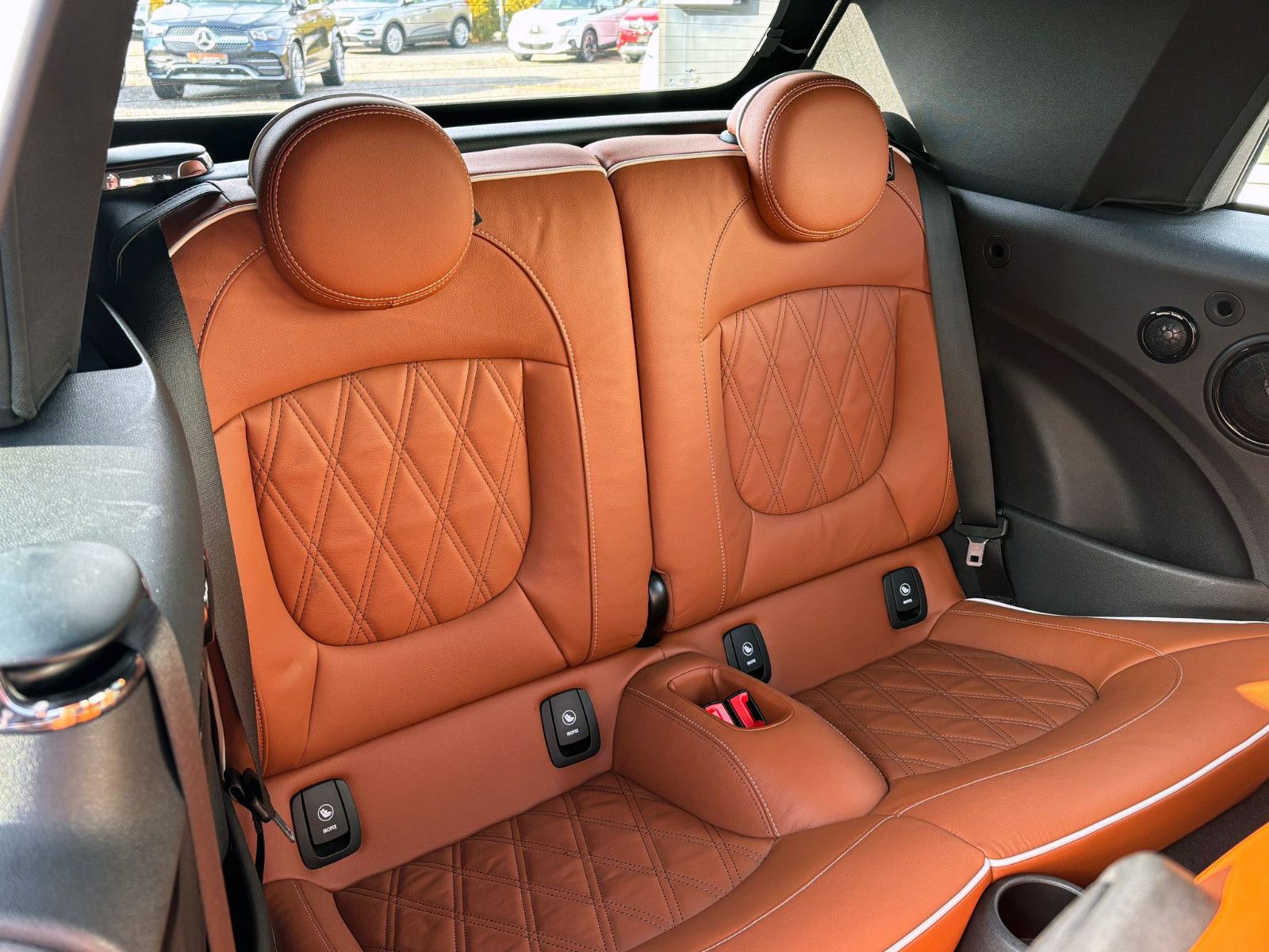 Fahrzeugabbildung MINI John Cooper Works Cabrio ACC LED KAM PDC H&K HUD