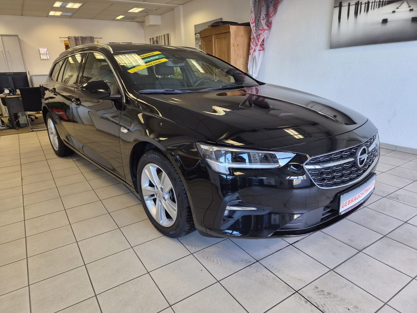 Fahrzeugabbildung Opel Insignia B Sports Tourer Elegance / ERGOSITZ /
