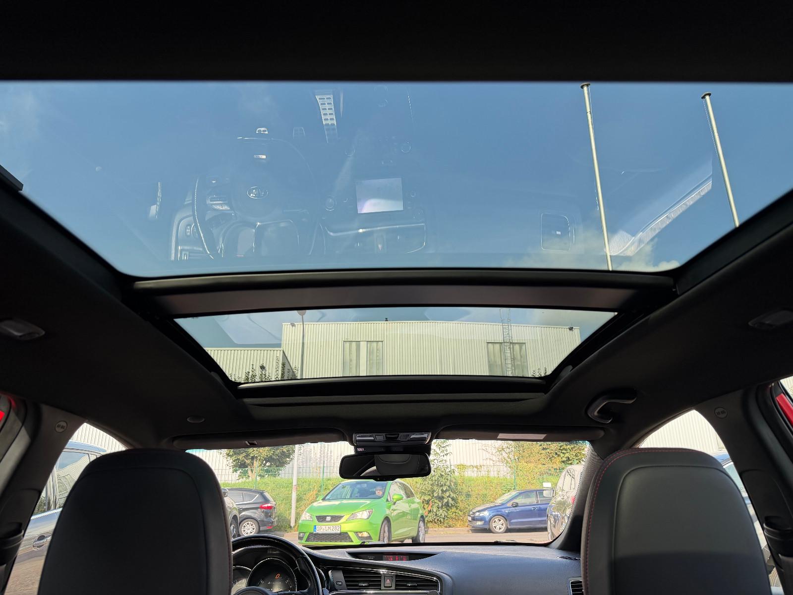 Kia cee'd / Ceed GT TRACK/PANO/LED/GARANTIE/KAMERA/