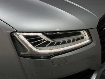 Audi A8 - 8