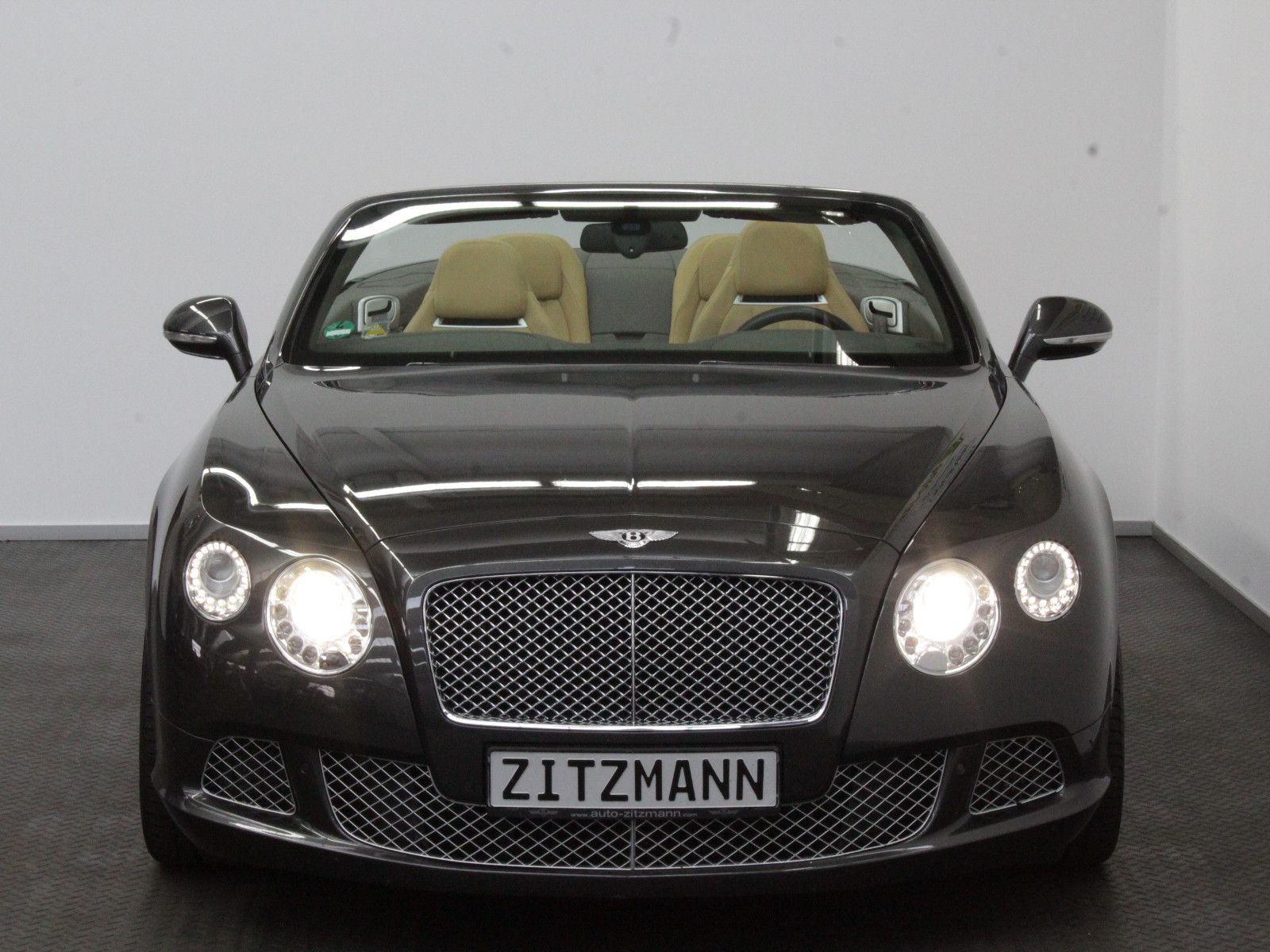 Fahrzeugabbildung Bentley Continental GTC/SCHECKHEFT/MASSAGE/KAMERA