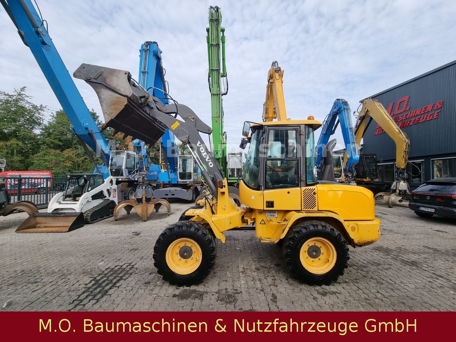 Fahrzeugabbildung Volvo L 30 G / SW / Klappschaufel / Gabel /