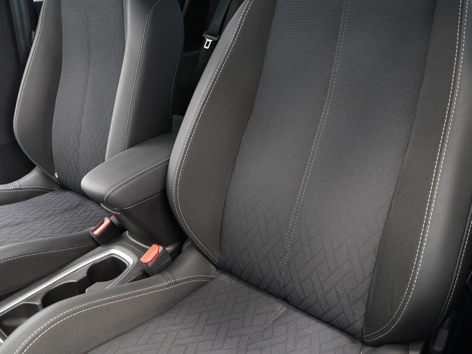 Fahrzeugabbildung Opel Corsa F e Elegance LED/CARPLAY/DAB/11KW