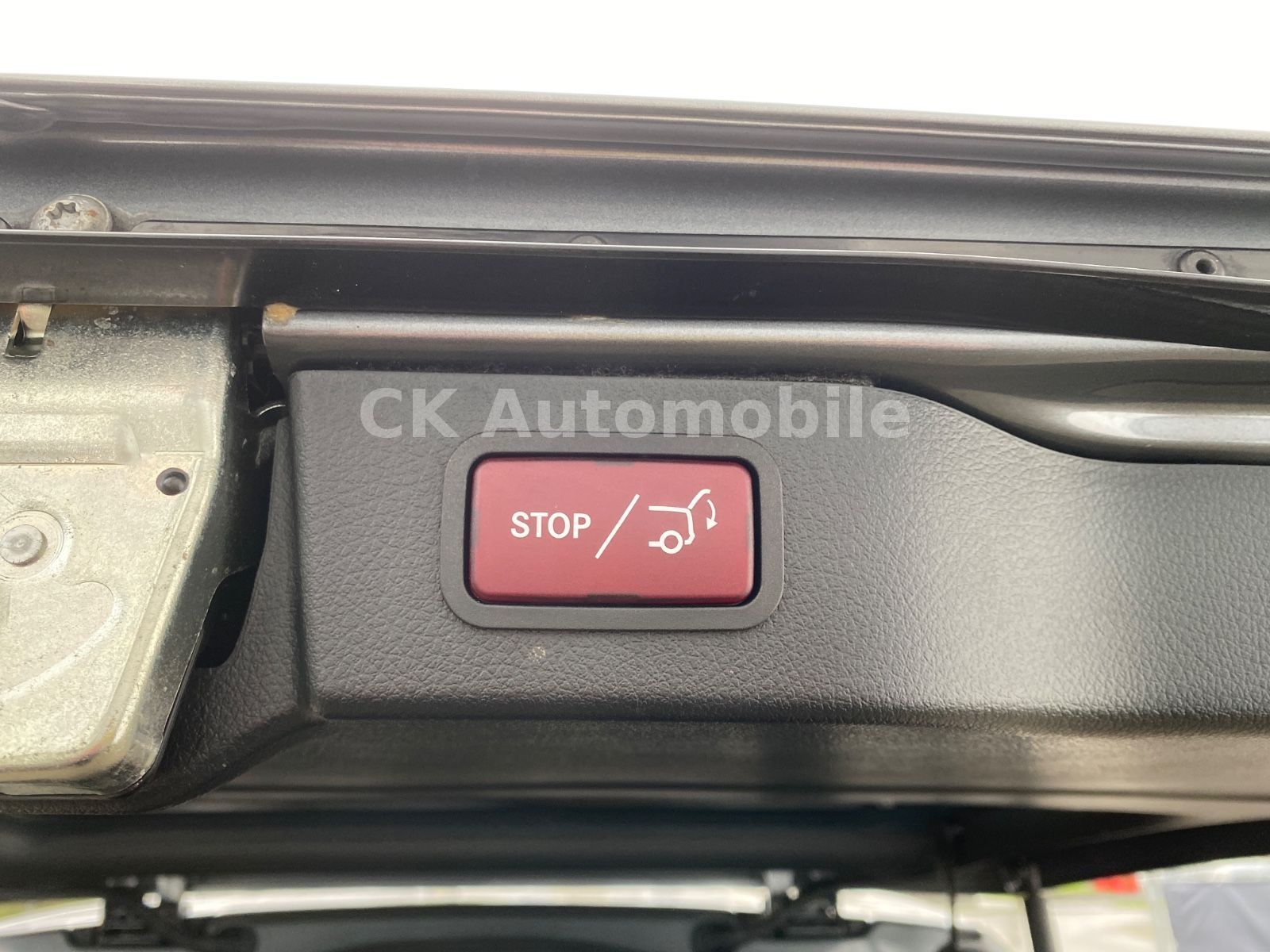 Fahrzeugabbildung Mercedes-Benz V 300d 4Matic Kompakt/AMG-Line/8 Sitze/360°/AHK