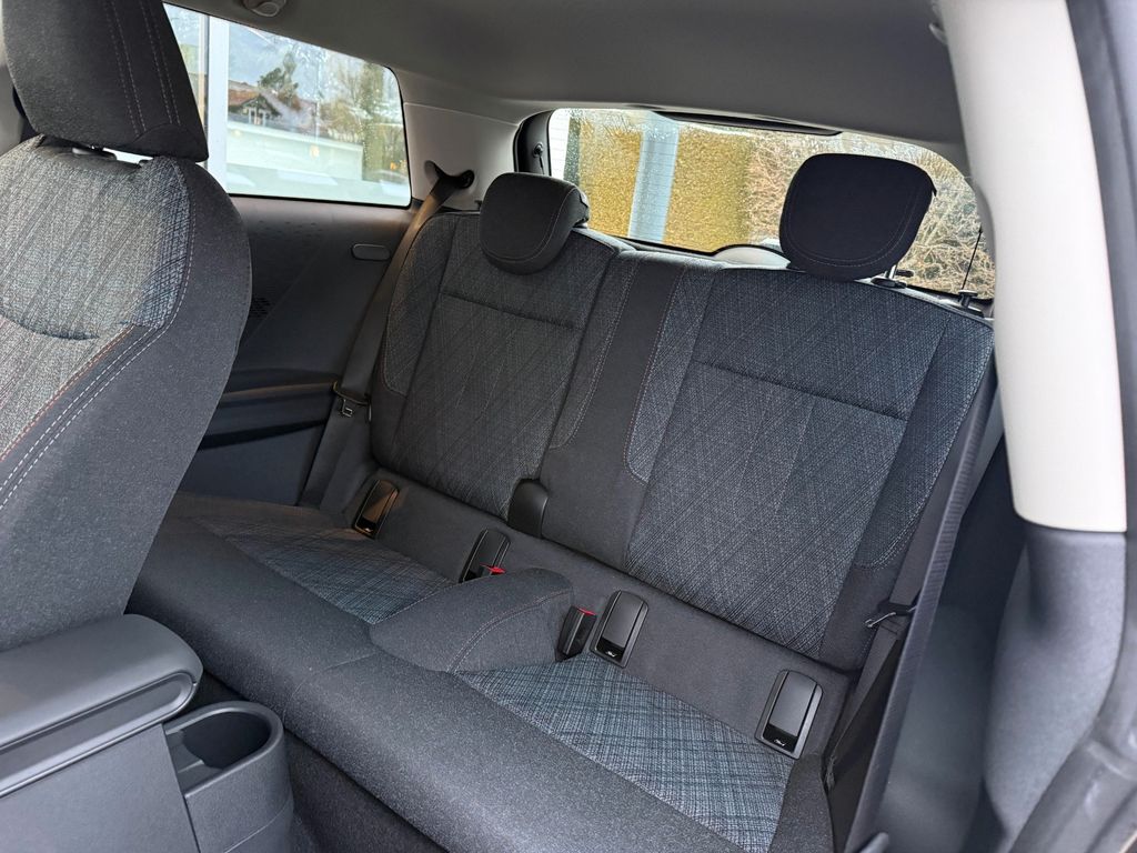 MINI Cooper C ESSENTIAL/ PAKET S/ LED/ EXPERIENCE MOD MINI Cooper C ESSENTIAL/ PAKET S/ LED/ EXPERIENCE MOD