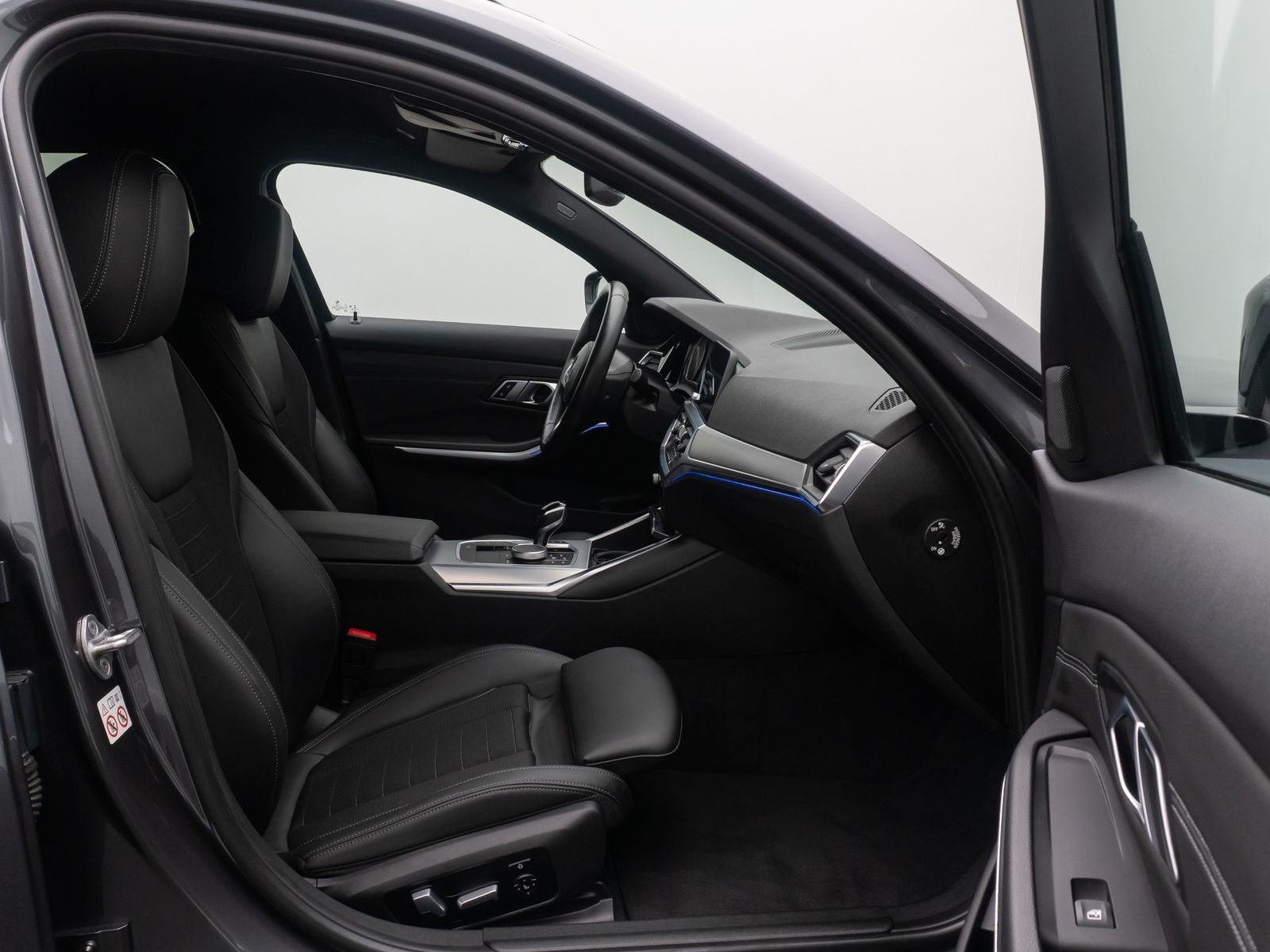 Fahrzeugabbildung BMW 320d xD Sport Line Laser DAB HiFi 360°Standheizu