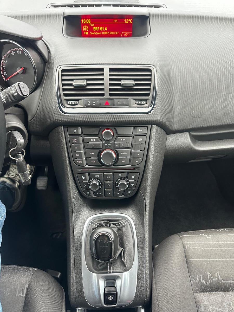 Opel Meriva 2015 — фото 17