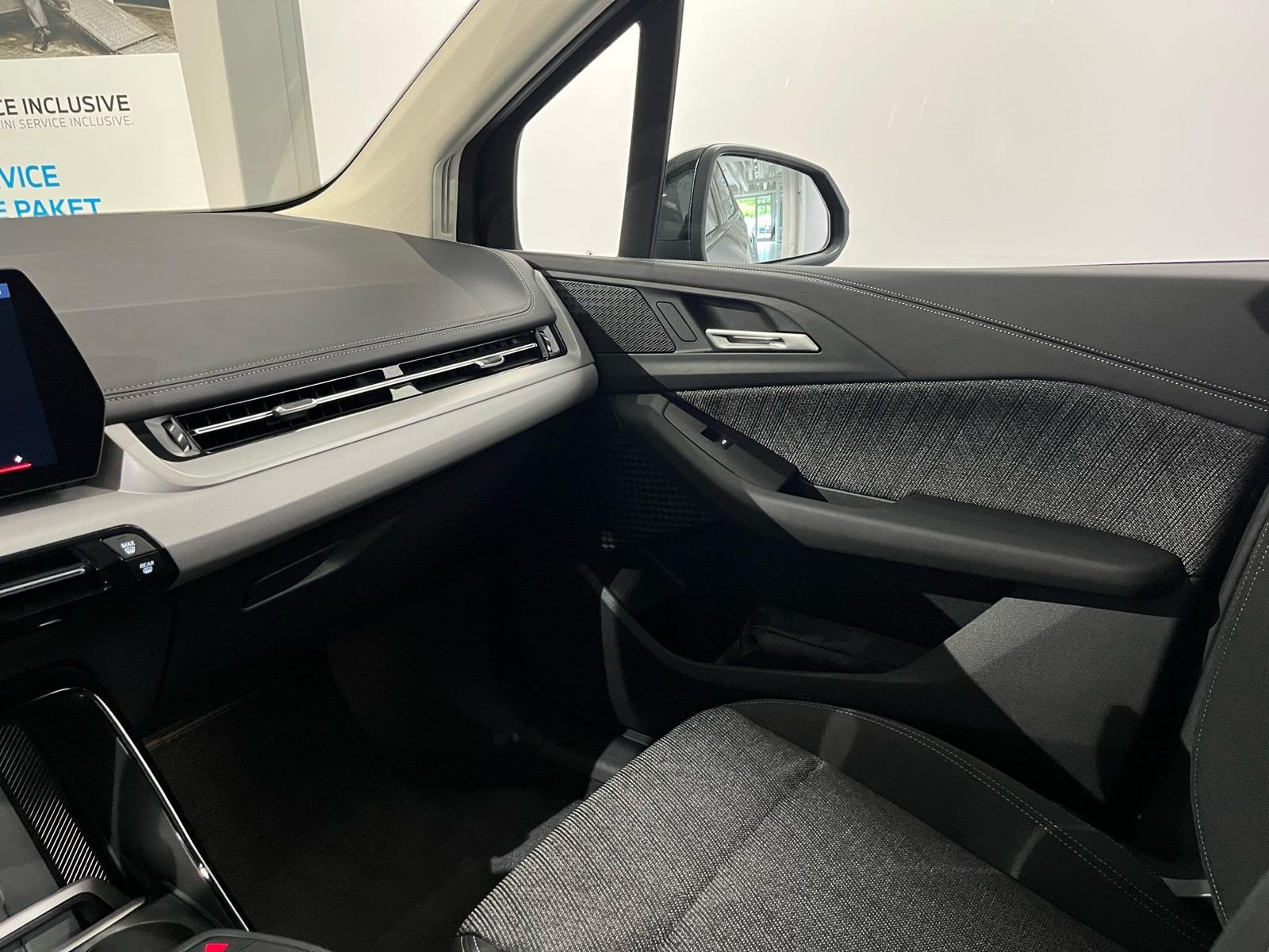 BMW 230e xDrive Inkl. €1.190 Zubehörbonus* Head-Up D