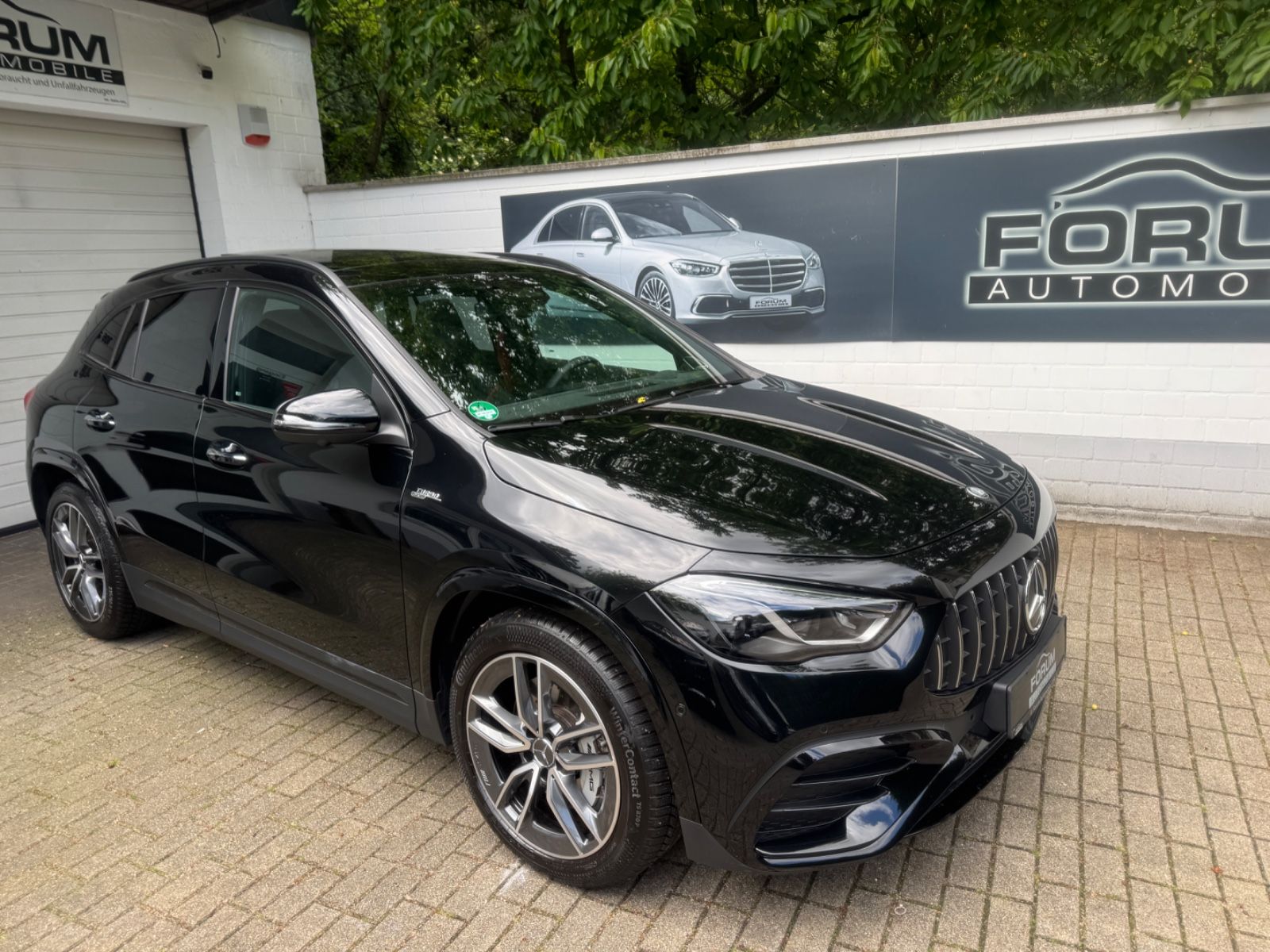 MERCEDES-BENZ GLA 35 AMG 4M Perf Sitze Pano Burm Memory HUD