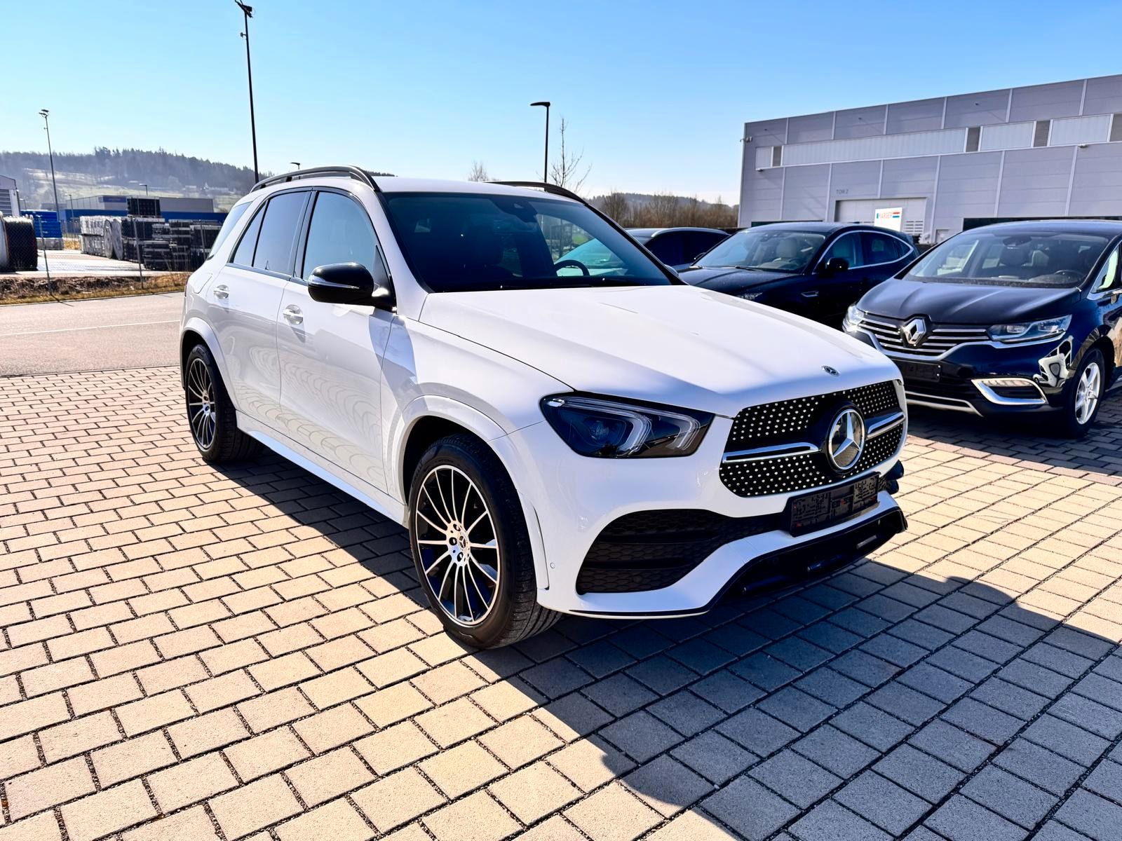 MERCEDES-BENZ GLE 300 d 4Matic AMG AHK/KD NEU 8-FACH BEREIFT