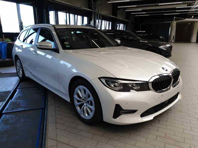 BMW 320d xDrive Touring AUTOMAT./AHK/ACC/WINTERPAKET