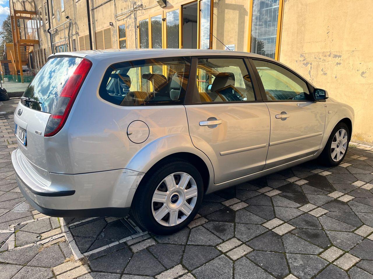 Ford Focus 2007 — photo 10