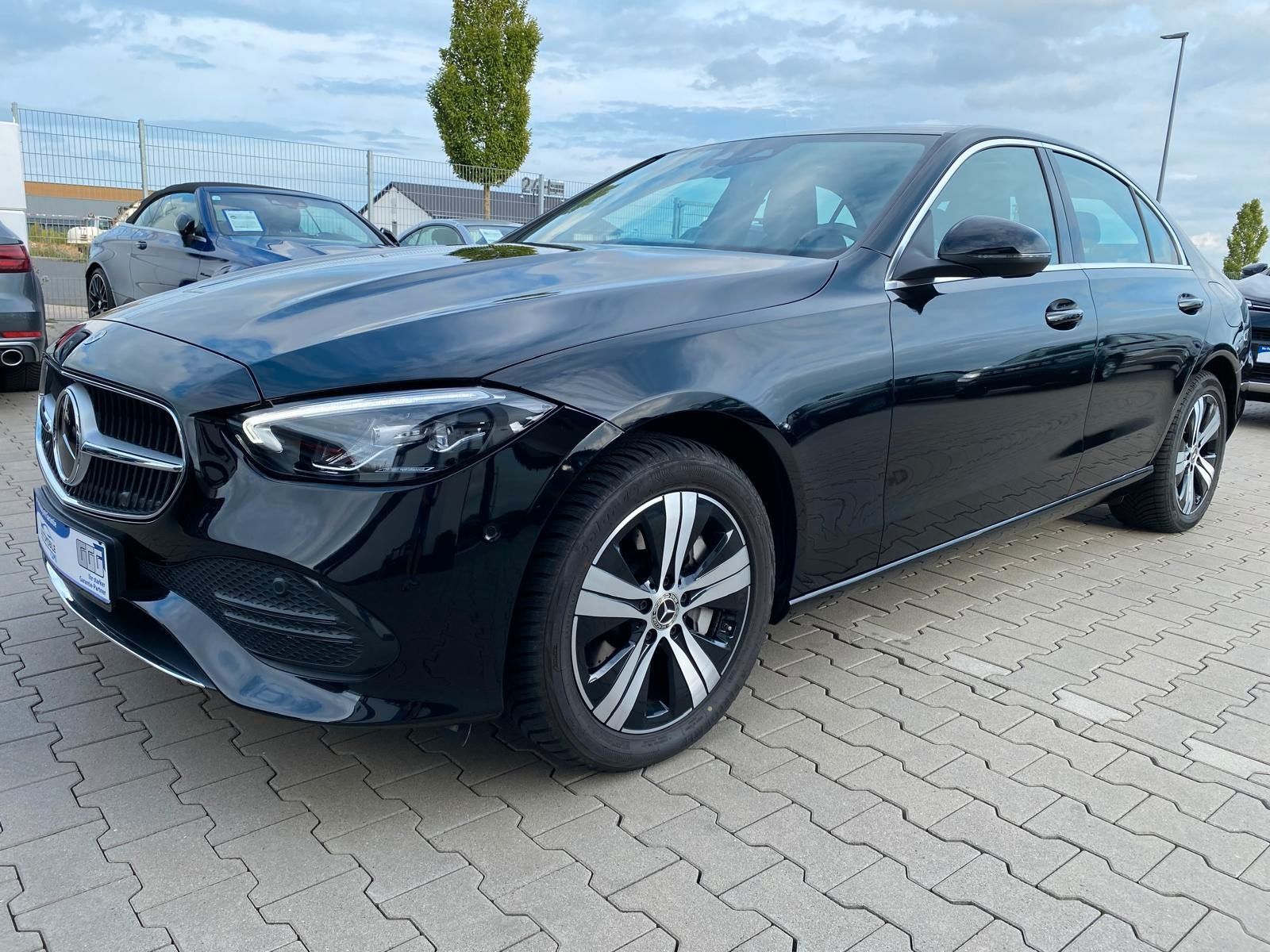 Mercedes-Benz C 300 Lim.e|LASER|NAVI/R-KAM/Plug in/SER.NEU