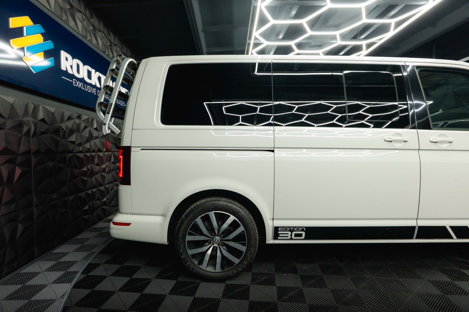 Fahrzeugabbildung Volkswagen T6 Multivan 2.0TDI DSG Edition 30 4Motion ACC